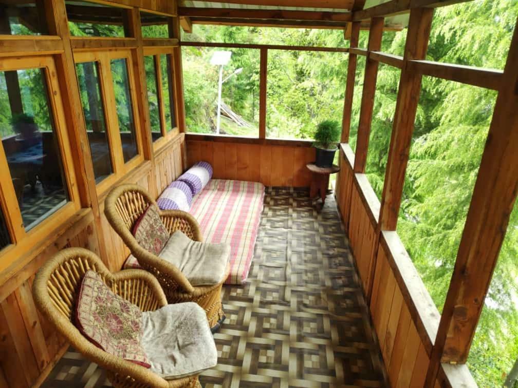 Latoda Eco Lodge Jibhi Exteriör bild